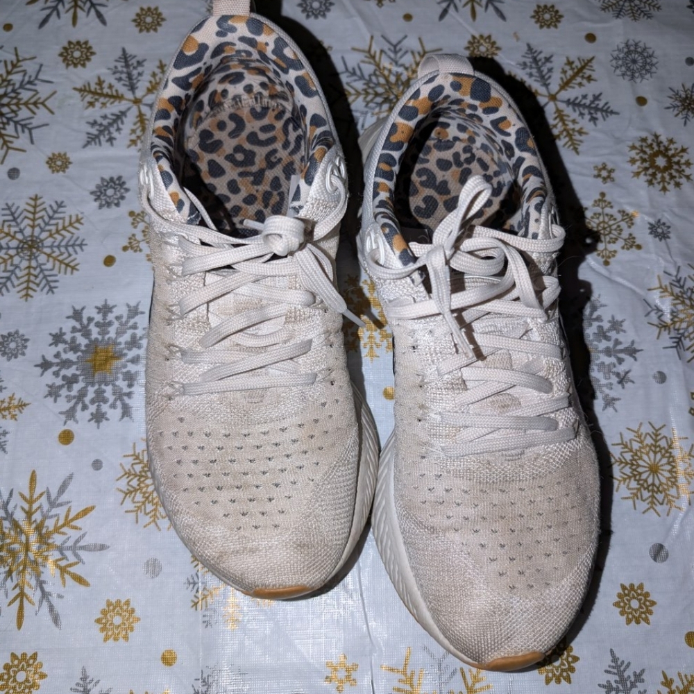 Nike shoes - Picture 2 of 4